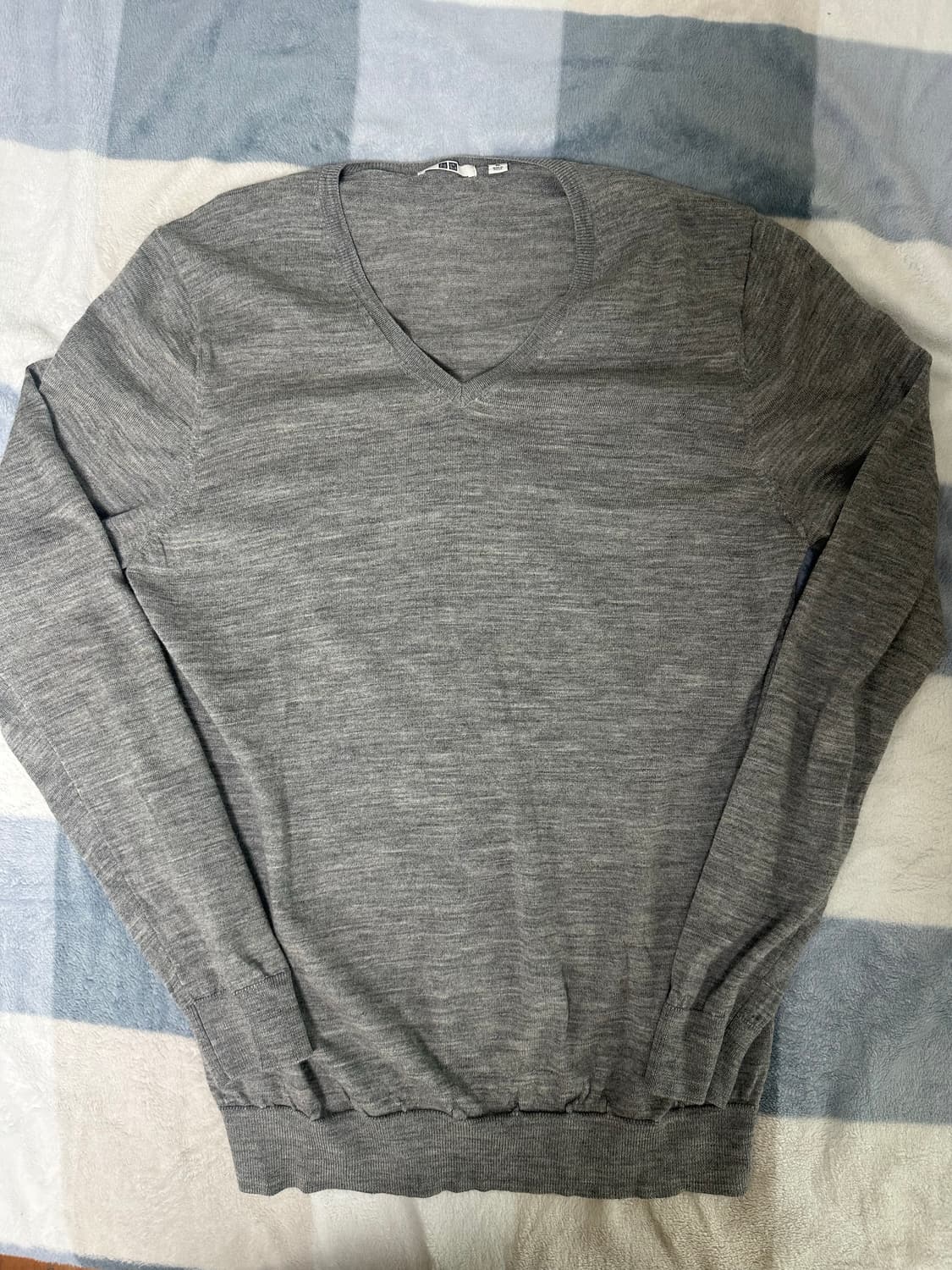 유니클로 브이넥 그레이 XL 렉토 상품이미지1