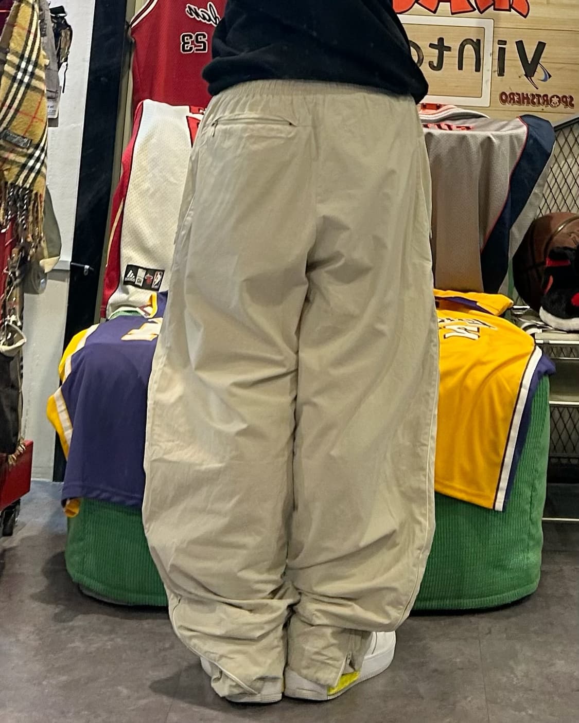  Nike beige track pants 상품이미지3
