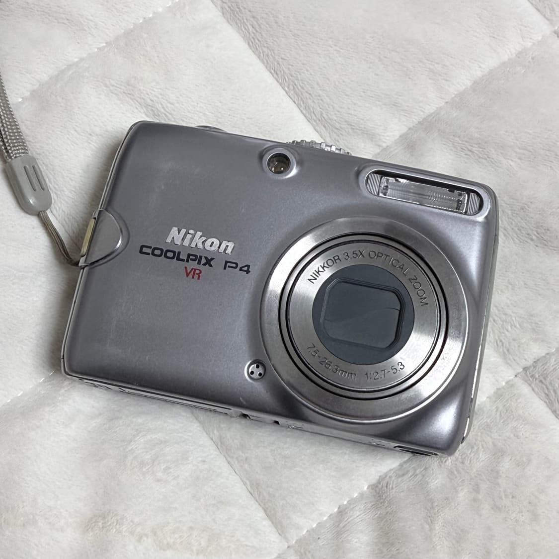 니콘 쿨픽스 P4 빈티지 실버 디카 nikon coolpix p4 상품이미지1