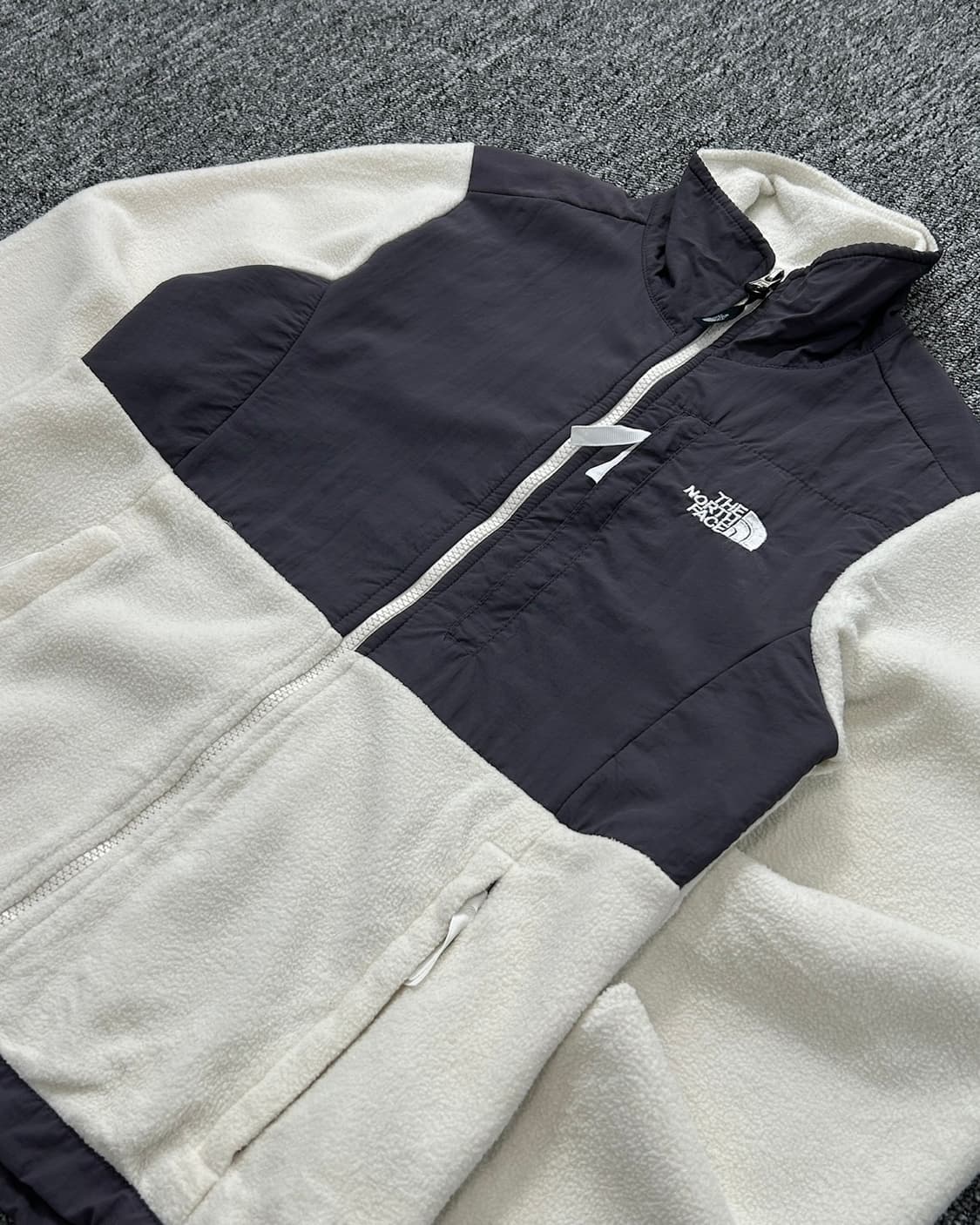 노스페이스 베이지 차콜 데날리 플리스 자켓  상품이미지2