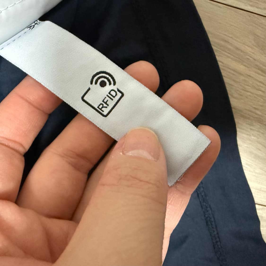 [1회 착용] 스톤아일랜드 반팔 네이비 L 사이즈미스 상품이미지3