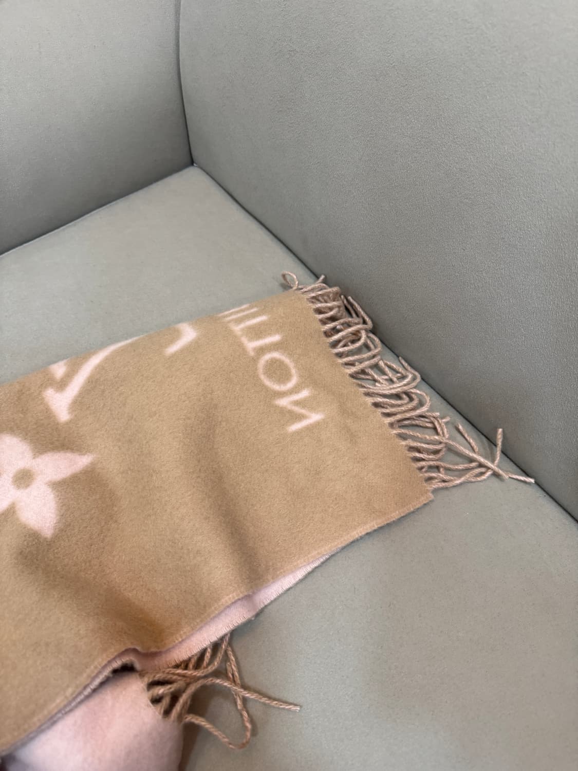 루이비통 모노그램 레이캬비크 스카프 머플러 상품이미지2