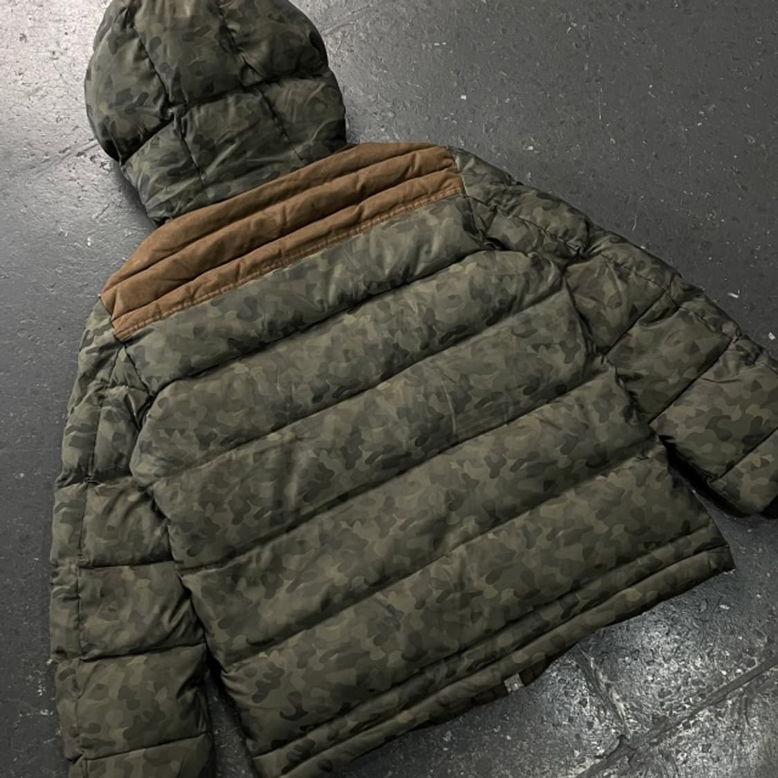 100 까스텔바작 카모 패딩 상품이미지7
