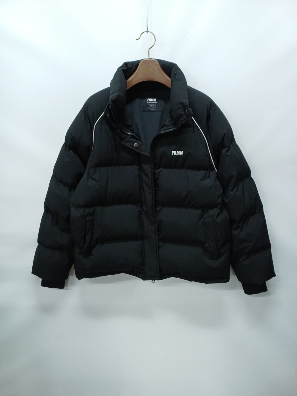 FCMM 파이핑 블랙 숏패딩 (M 95~100) 상품이미지1