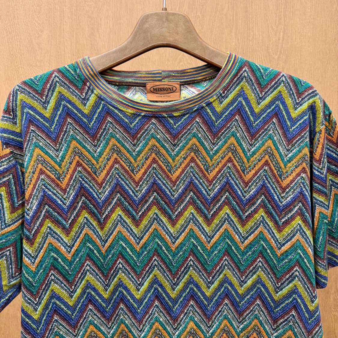 미쏘니 반팔 니트 티셔츠 시그니처 지그재그 패턴 디테일 멀티컬러 상품이미지4
