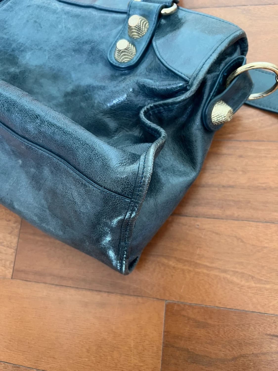 발렌시아가 모터백 네이비 급처 상품이미지7