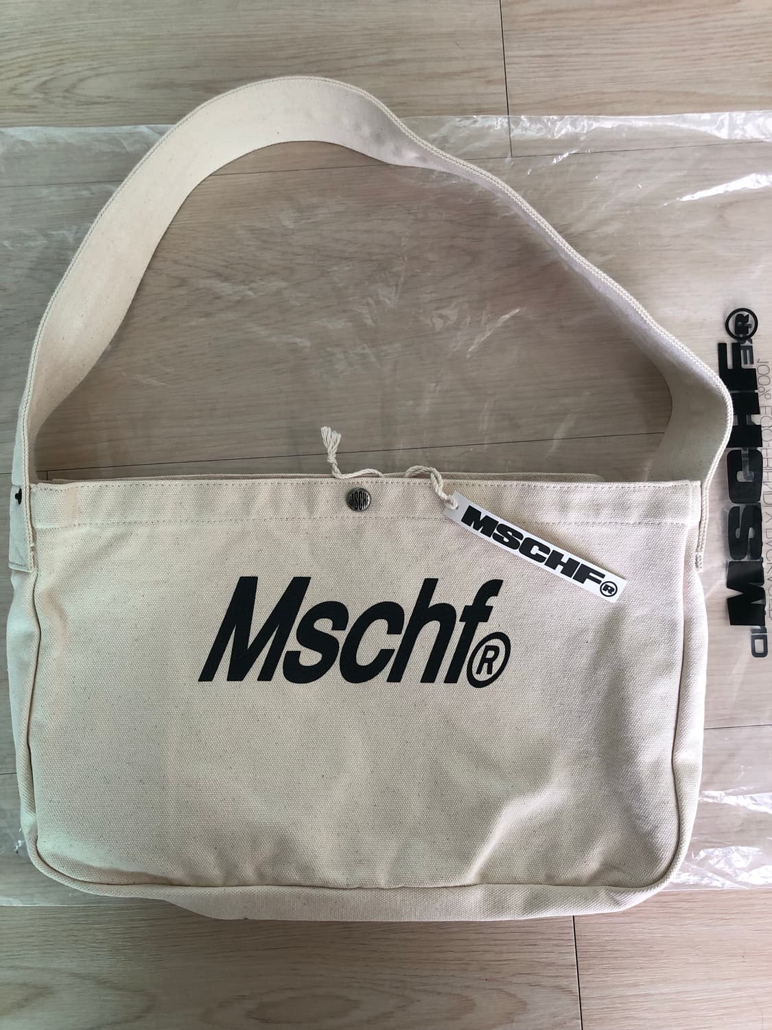 미스치프 뉴스레터백 아이보리 새상품 상품이미지1