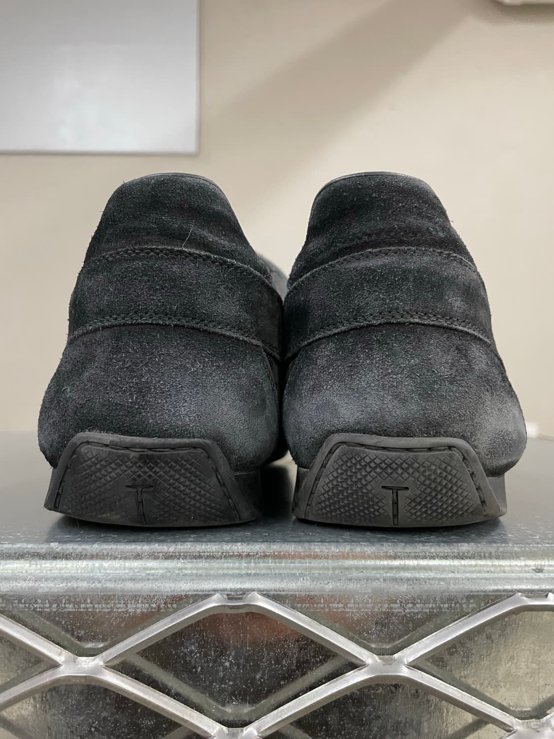 루이비통 스웨이드 스니커즈 블랙 7 (gr-4701) 상품이미지3