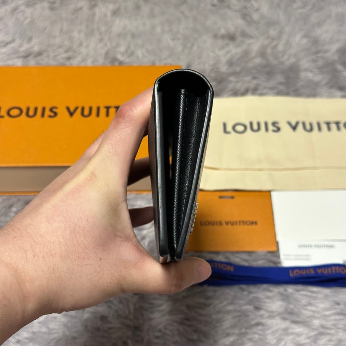 [풀구성] 루이비통 타이가 은장 브라짜 월릿 장지갑 블랙 상품이미지7