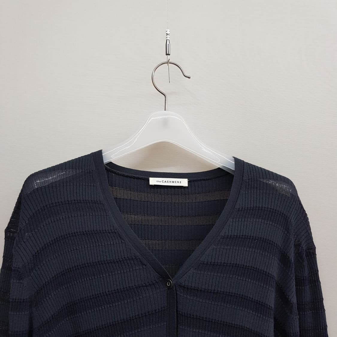 한섬 더캐시미어 2023 시스루 스트라이프 브이넥 가디건 90사이즈 상품이미지2