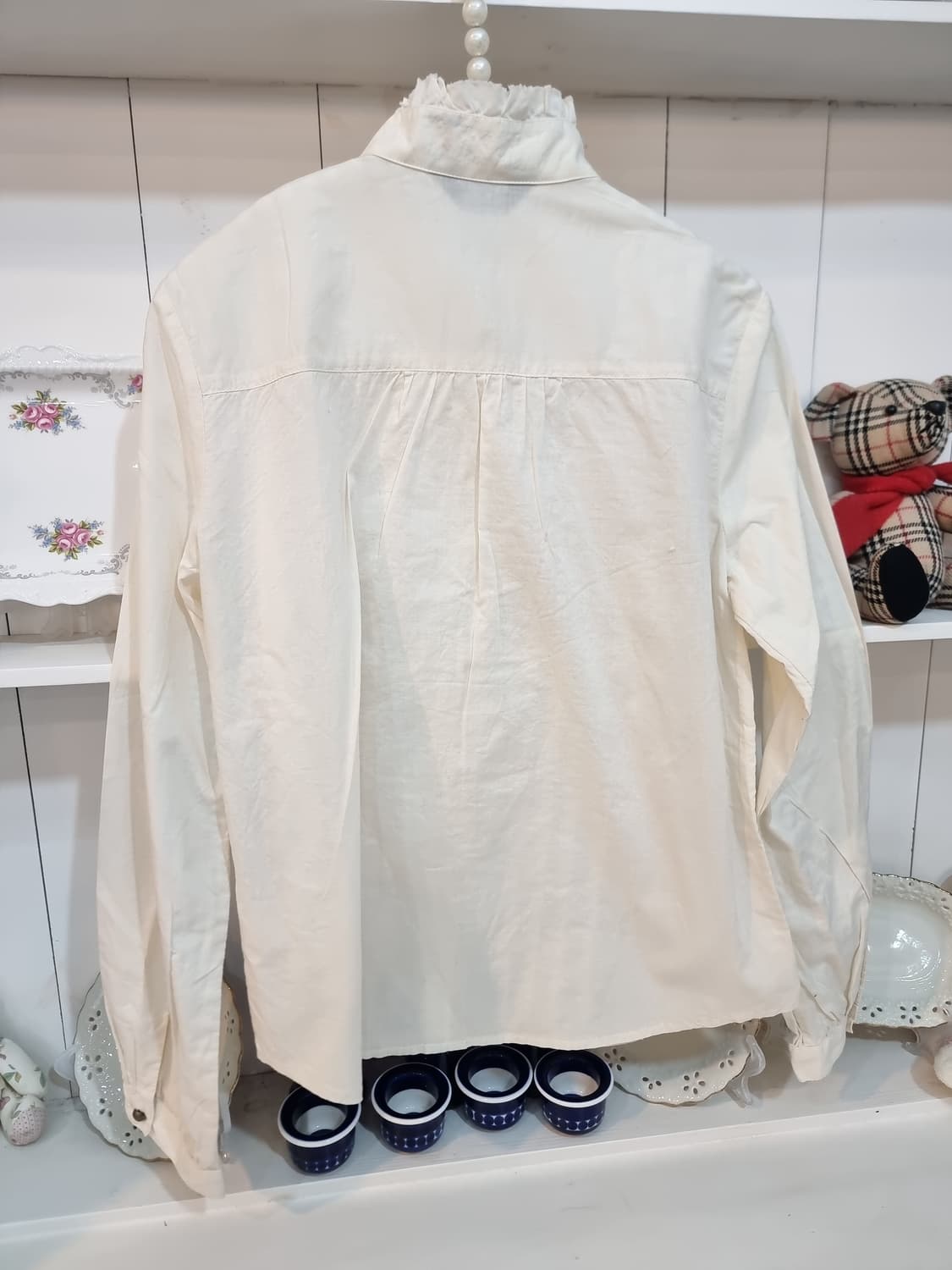 JUNTINI 프릴 장식 블라우스 아이보리 상품이미지5