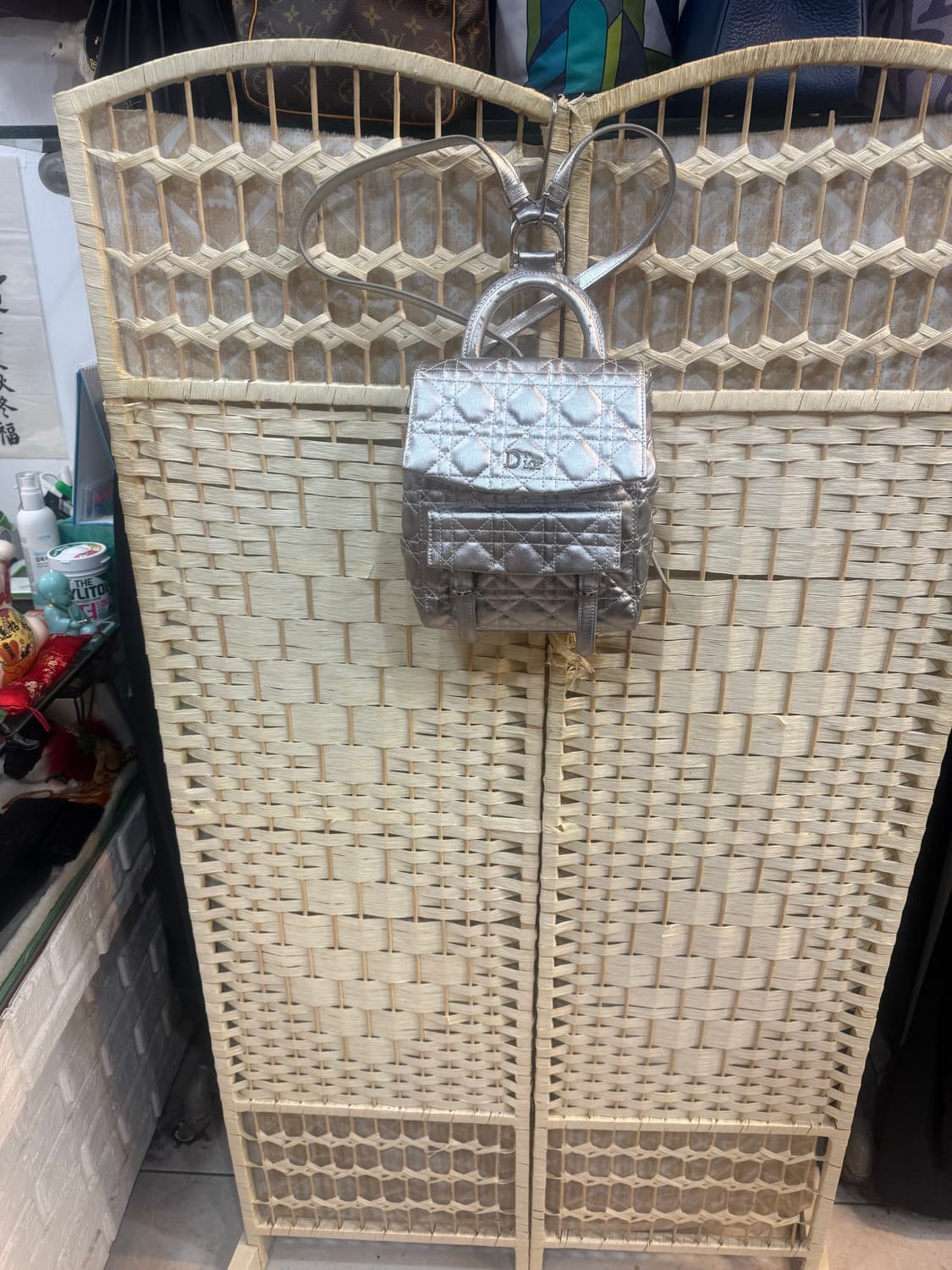 정품 디올 스타더스트 실버 백팩 팝니다 상품이미지1