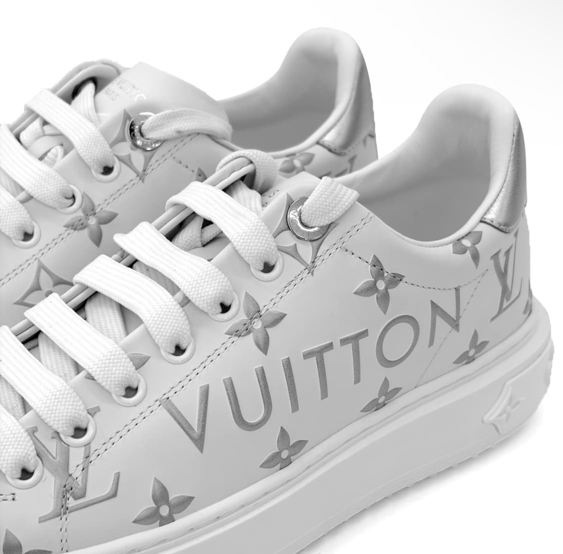[37.5] 루이비통 여성 타임아웃 모노그램 로우탑 스니커즈 화이트 실버 상품이미지7