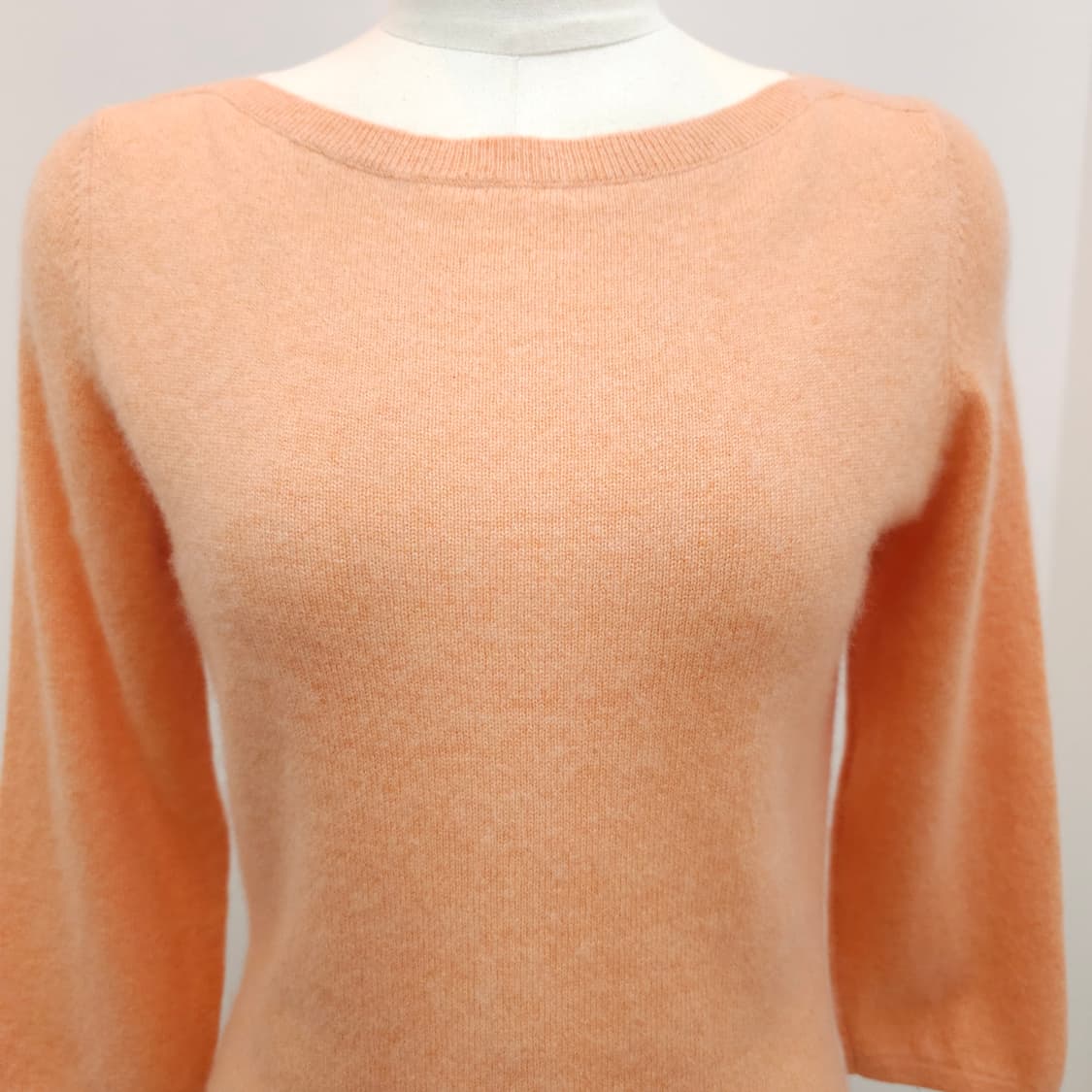 캐시미어 100% 피치 오렌지 8부 니트 상품이미지4