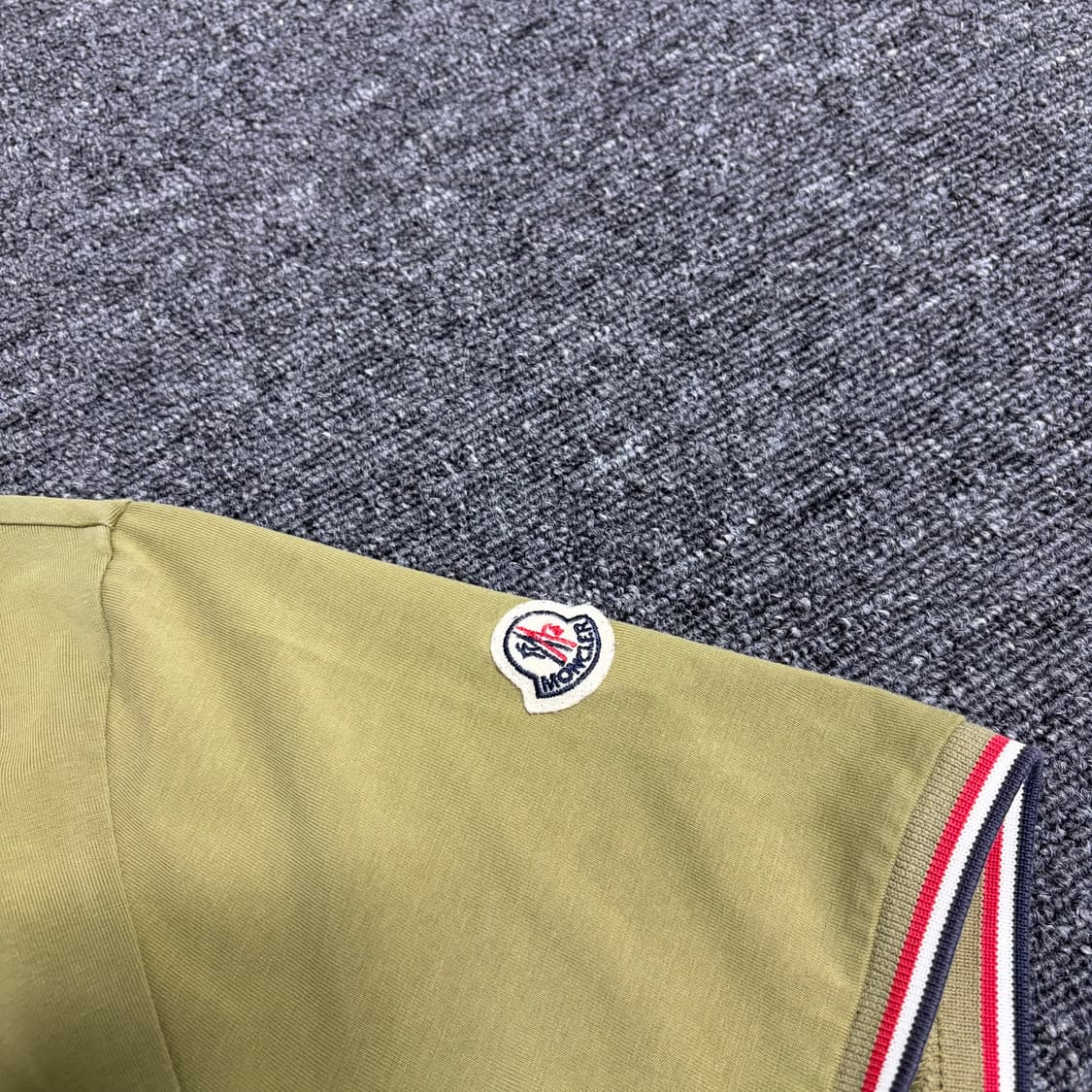 몽클레어 마글리아 슬림핏 티셔츠 상품이미지3