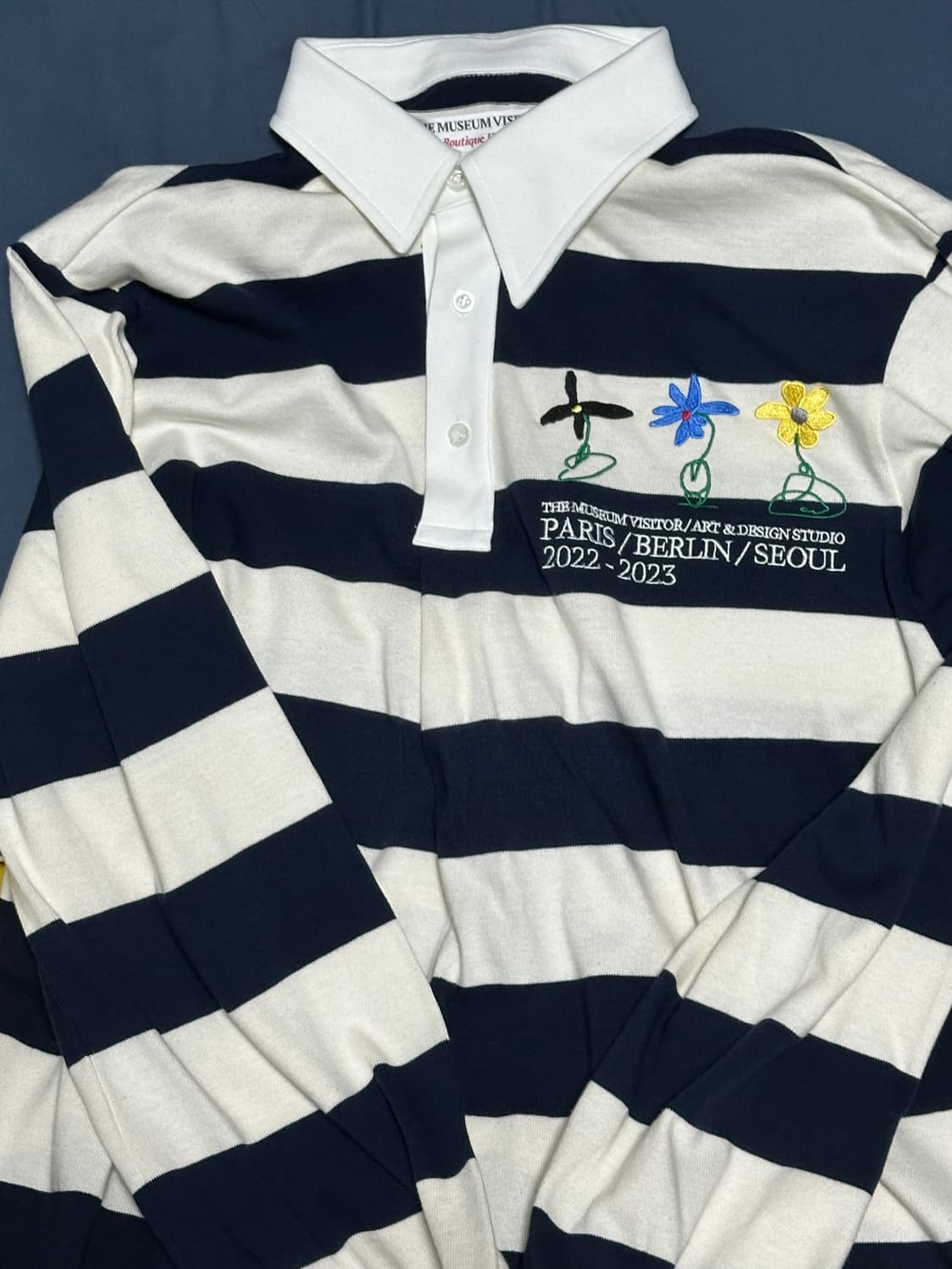 더뮤지엄비지터 파리 베를린 서울 스트라이프 pk 롱슬리브 L  상품이미지1