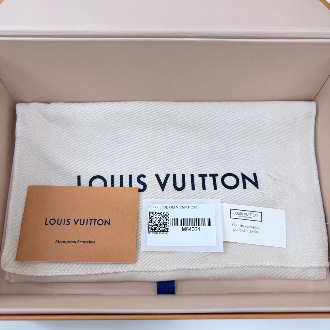 [S+급/OS] 루이비통 포쉐트 펠리시 모노그램 앙프렝뜨 여성백 가방 상품이미지9