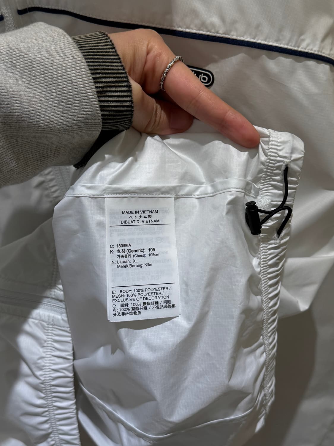 나이키 트랙 클럽 스톰핏 러닝 자켓 상품이미지9