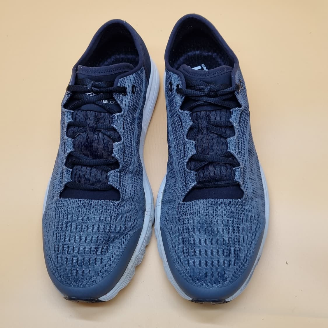 언더아머 차지드 스피드폼 남성런닝화290. 상품이미지2