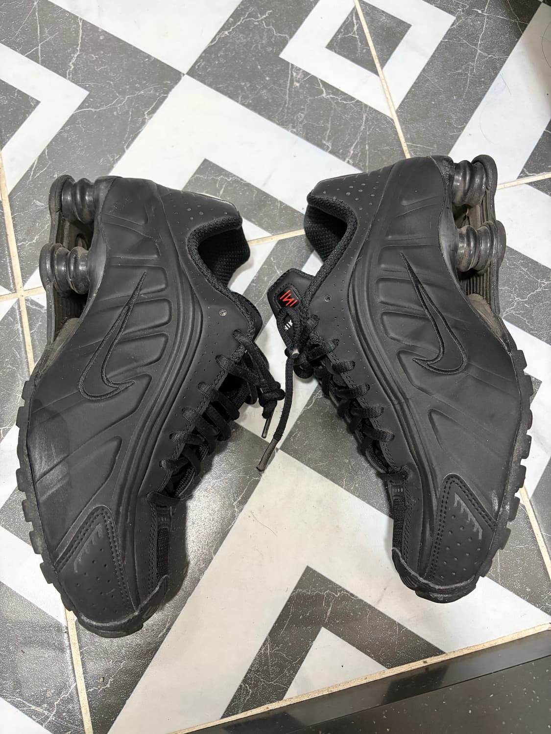 나이키 샥스 R4 블랙 상품이미지5