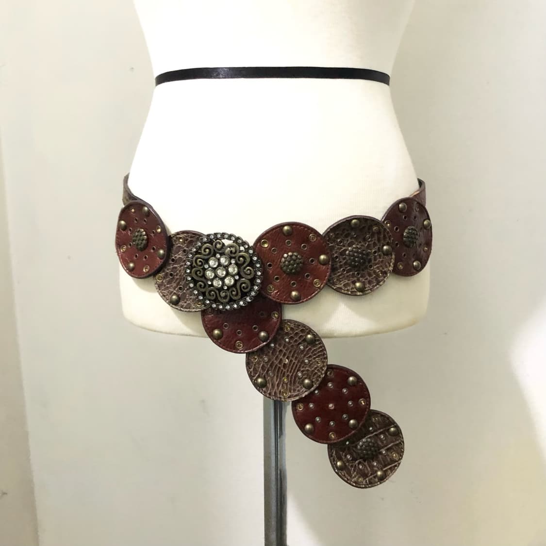 빈티지 레드 브라운 앤틱 크로스 레더 벨트 상품이미지1