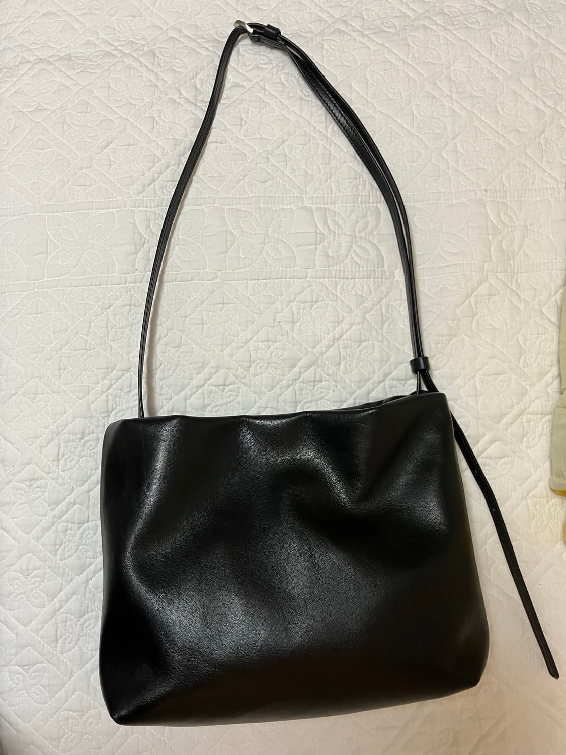 하스타 헨리스트랩백 양가죽 크로스 숄더백 상품이미지5