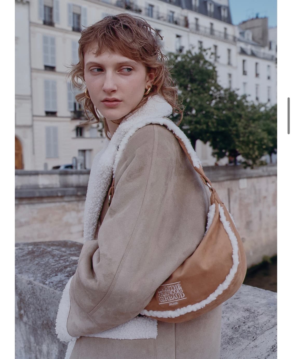 마리떼 호보백 가방 CLASSIC LOGO SUEDE HOBO BAG 상품이미지2