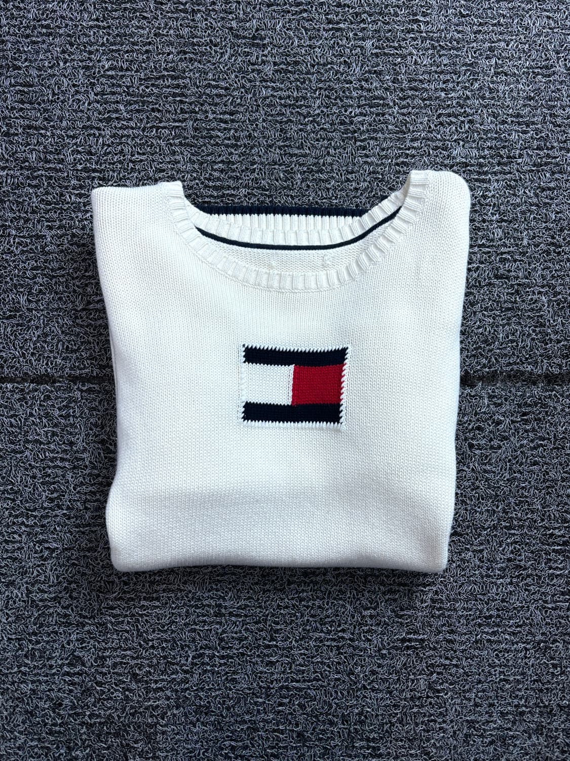 타미힐피거 플래그 빅로고 디테일 스웨터 2212 상품이미지1