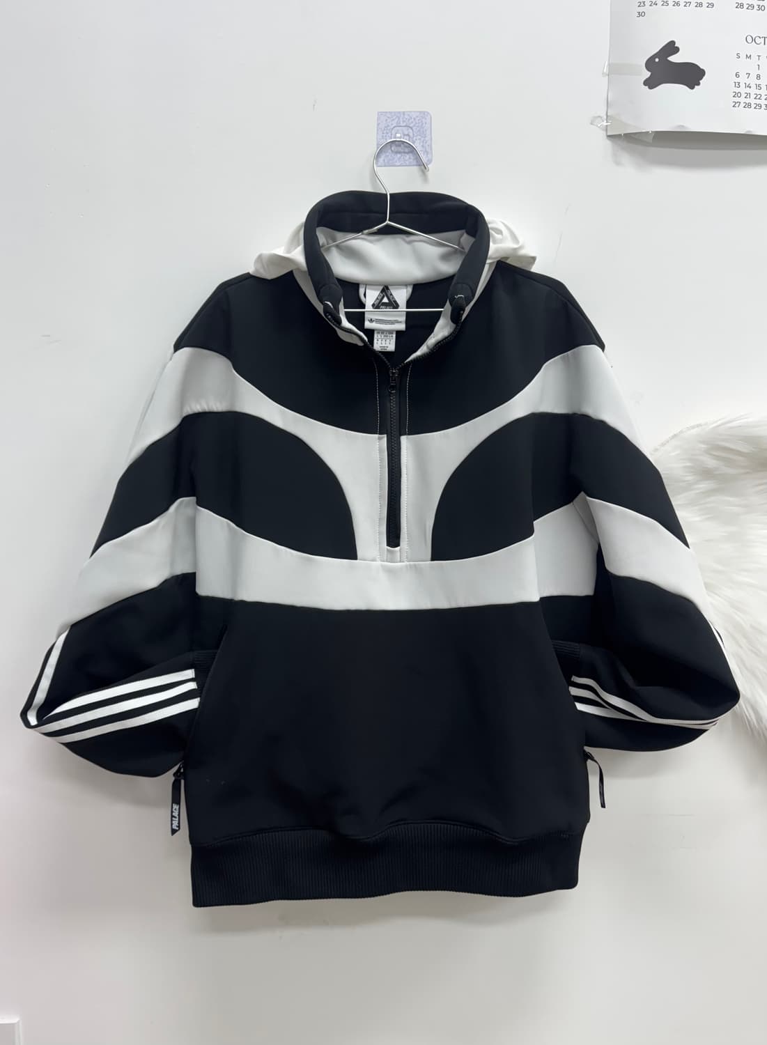 palace 레디 착용 범고래 후드 상품이미지3