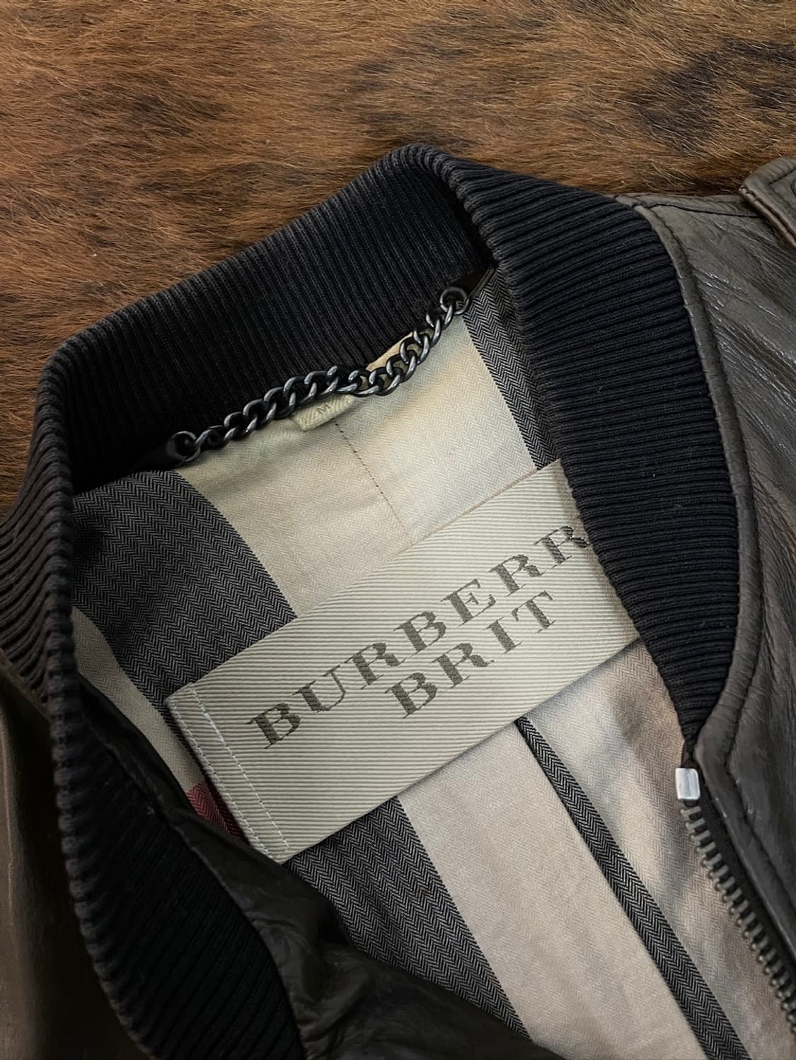 버버리 브릿 멀티 포켓 레더 봄버 자켓  상품이미지7