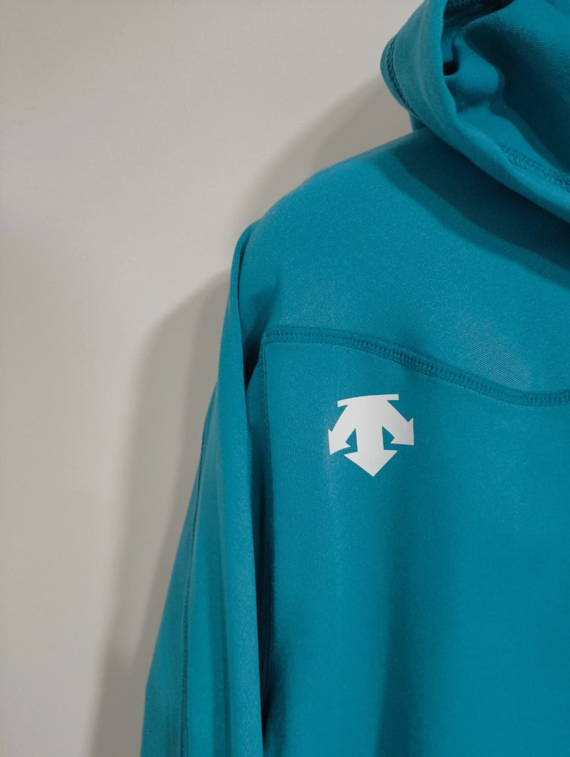 110 데상트 후드 집업 운동복 상품이미지2