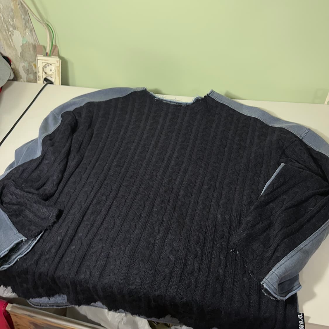 OS 아조바이조 루즈오버핏 니트배색 그런지맨투맨 상품이미지3