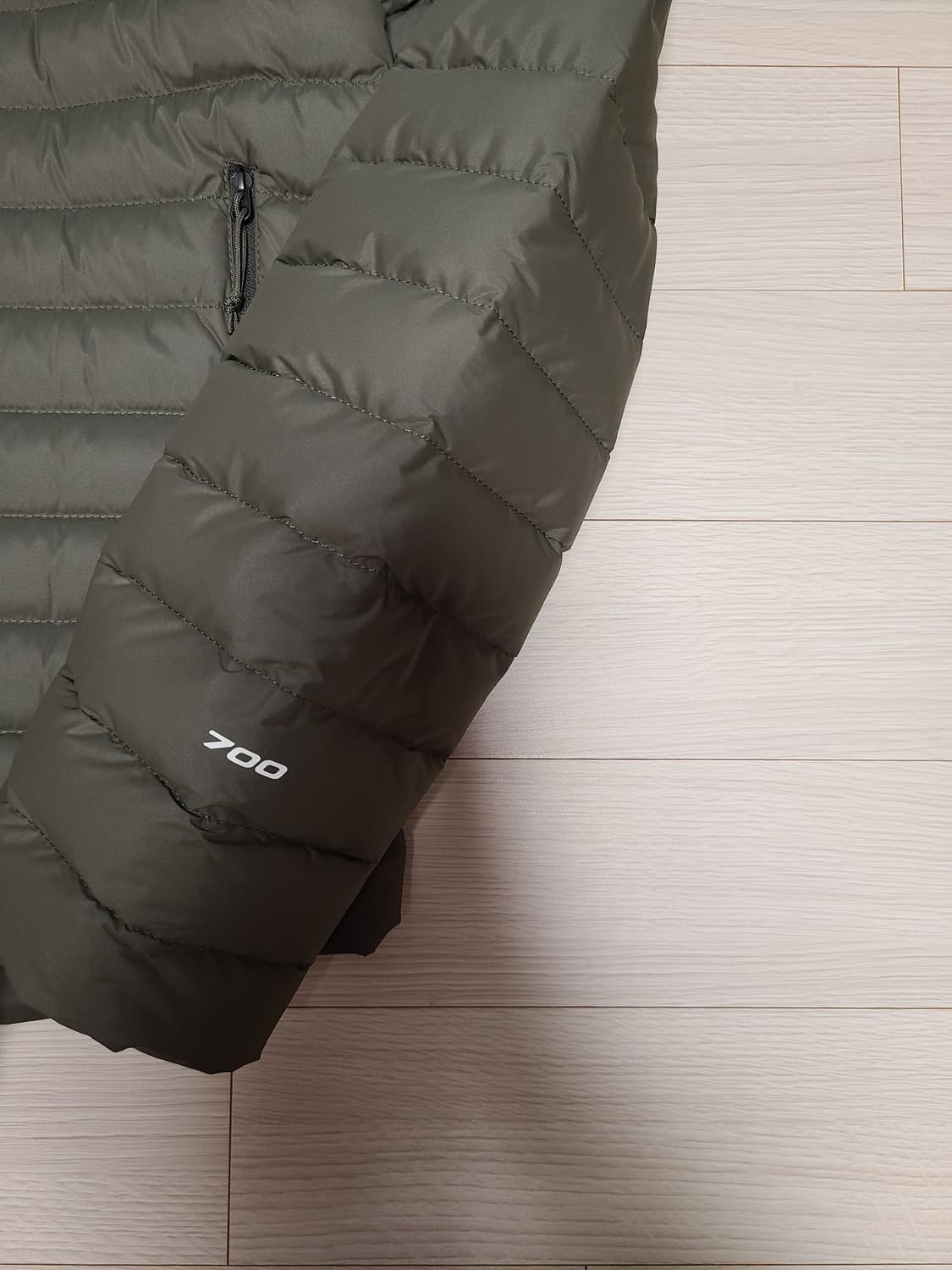 노스페이스 푸퍼 다운 경량패딩 해외판 m 상품이미지3