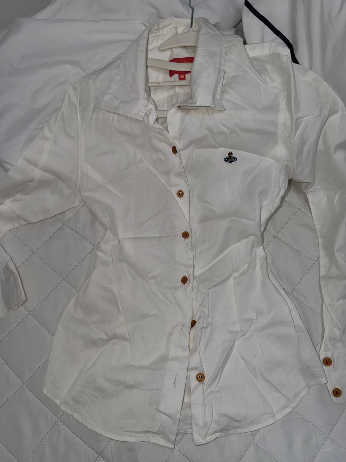 비비안웨스트우드 레드라벨 여성 셔츠 빈티지 화이트 슬림핏 딱붙핏 상품이미지1