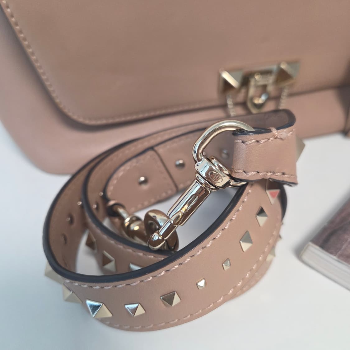 VALENTINO 발렌티노가라바니 정품 2way 핑크베이지 금장 락스터드 상품이미지4