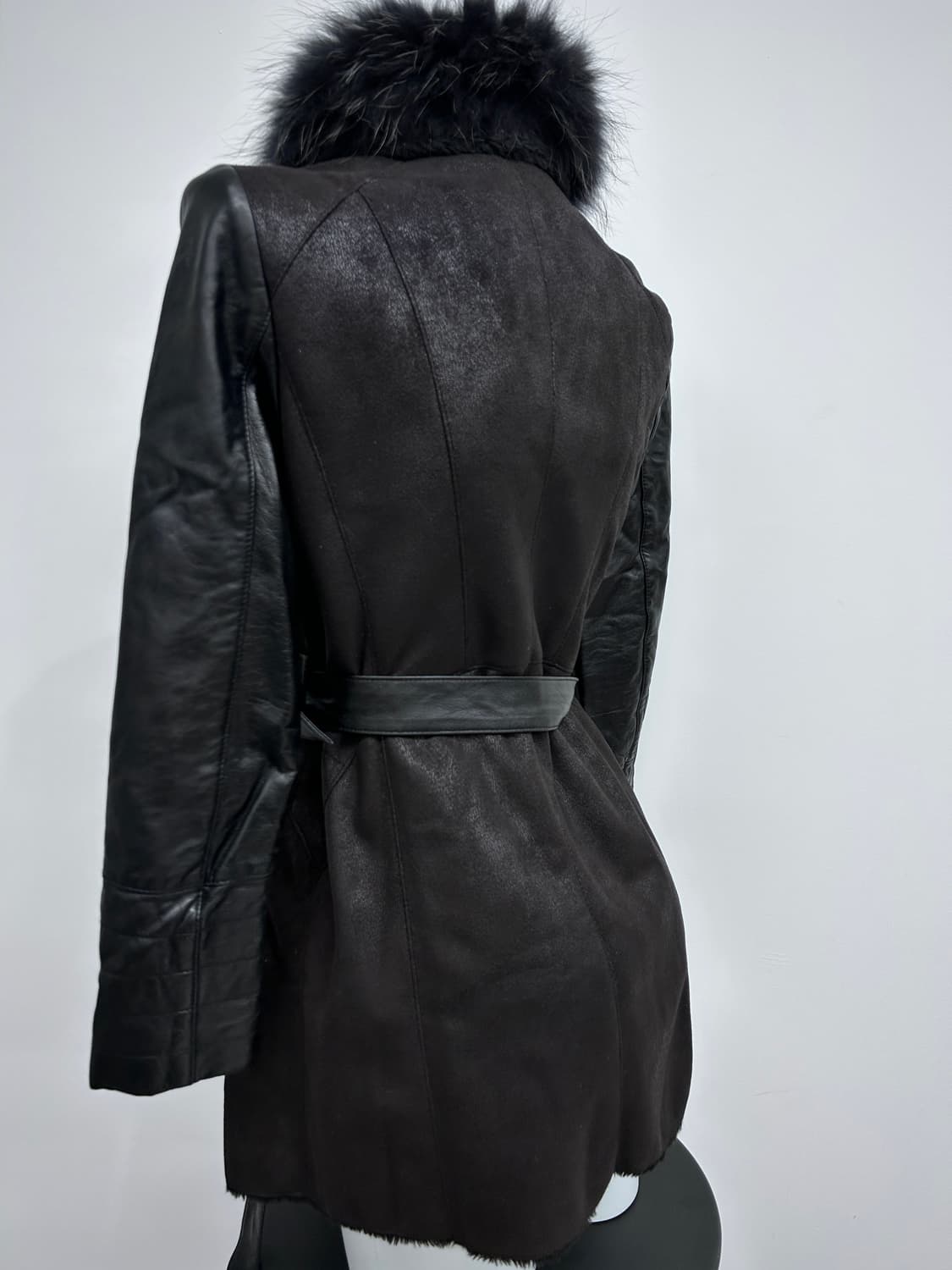 사선 시어링 퍼 코팅 자켓 상품이미지5