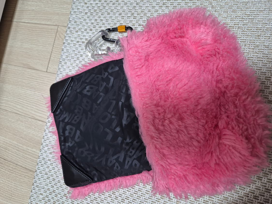 빔바이롤라 핑크퍼 크로스 바디 가방 상품이미지7