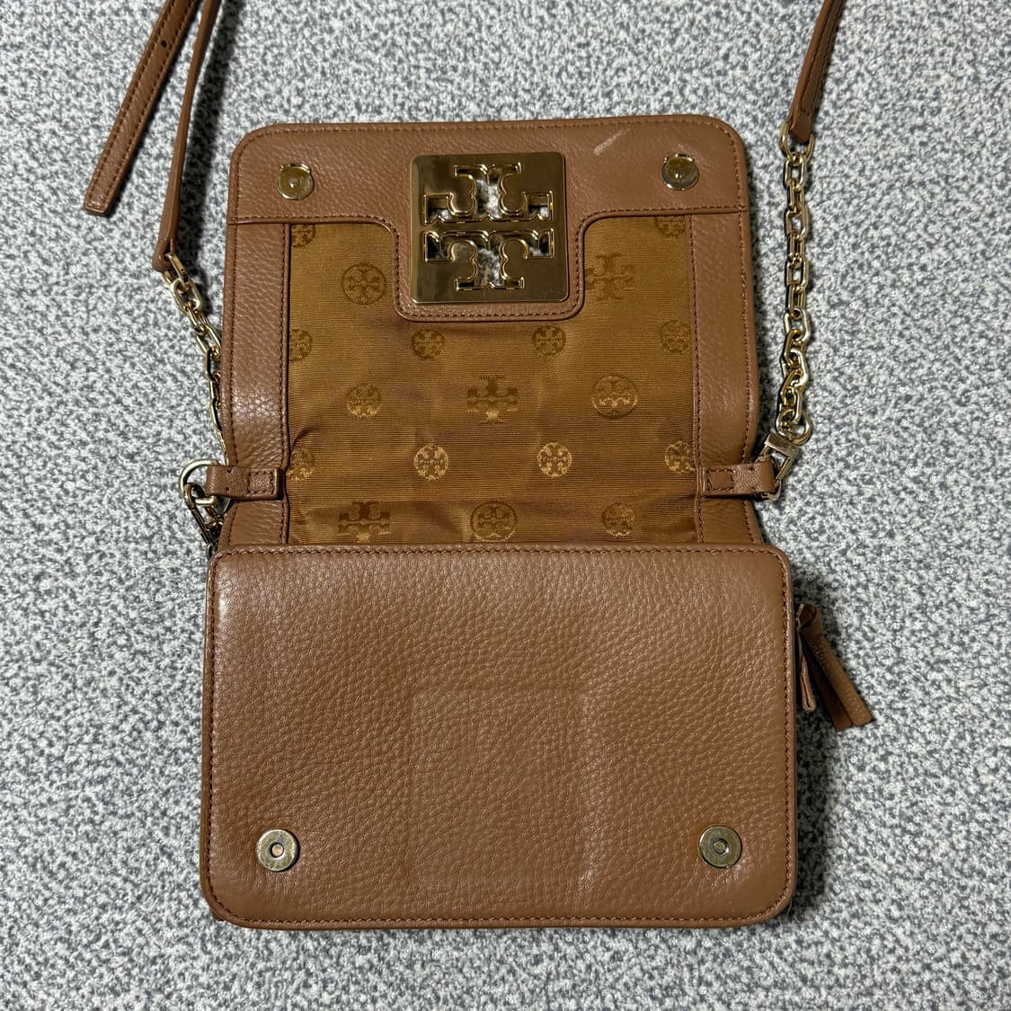 토리버치 크로스백 베이지 상품이미지6