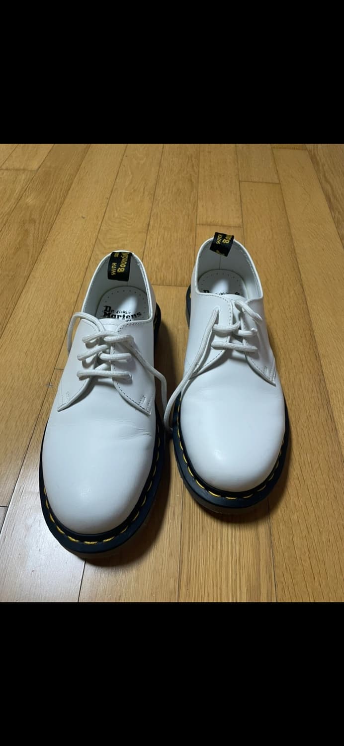 닥터마틴 1461 화이트 250사이즈 상품이미지1