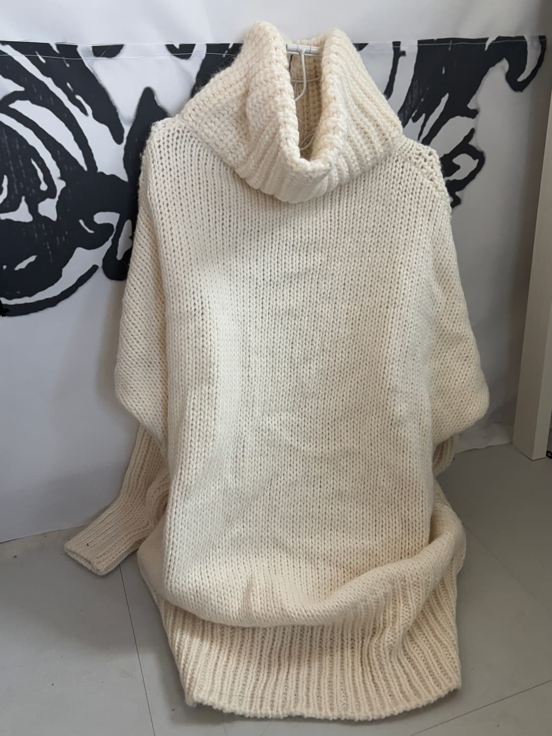 • Ivory High-Neck Knitwear Zip-Up 상품이미지9