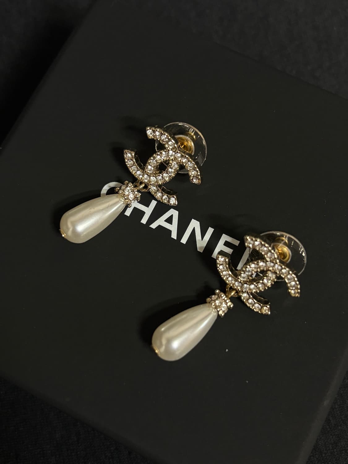 샤넬 정품 cc로고 업사이클링 진주 드롭 귀걸이 상품이미지1
