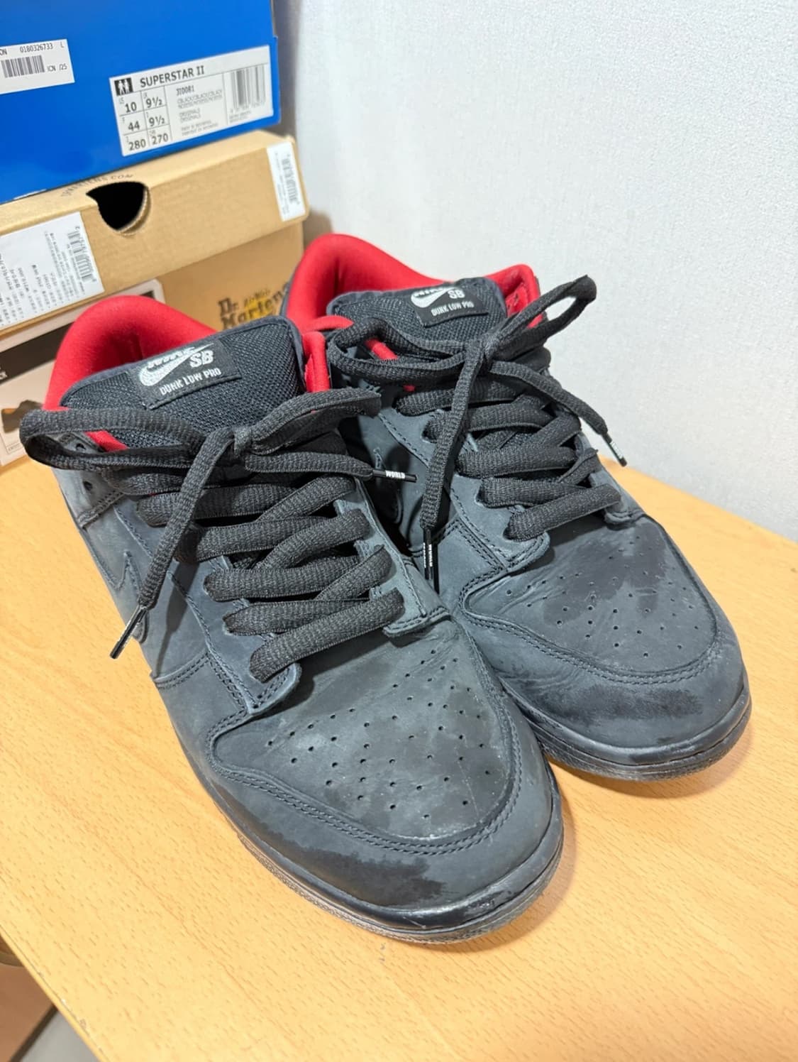 나이키 x 슈프림 SB 덩크 로우 블랙 상품이미지1