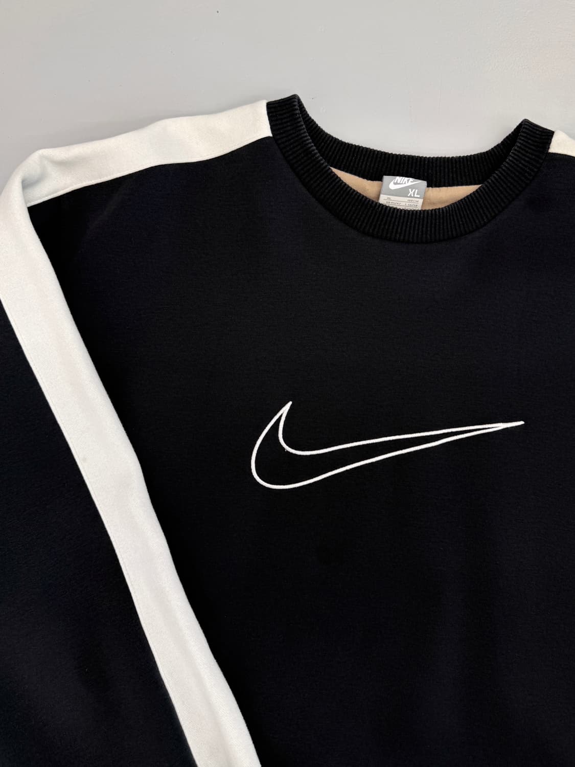 나이키 90‘s 오버핏 빅스우시 사이드라인 스웻 셔츠 상품이미지2