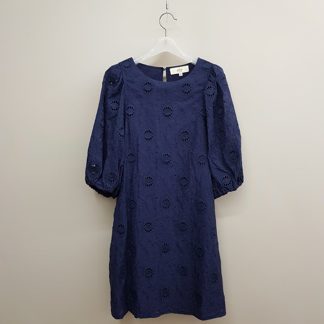 아떼 바네사브루노 2021 펀칭 레이스 퍼프 슬리브 원피스 38사이즈 상품이미지3