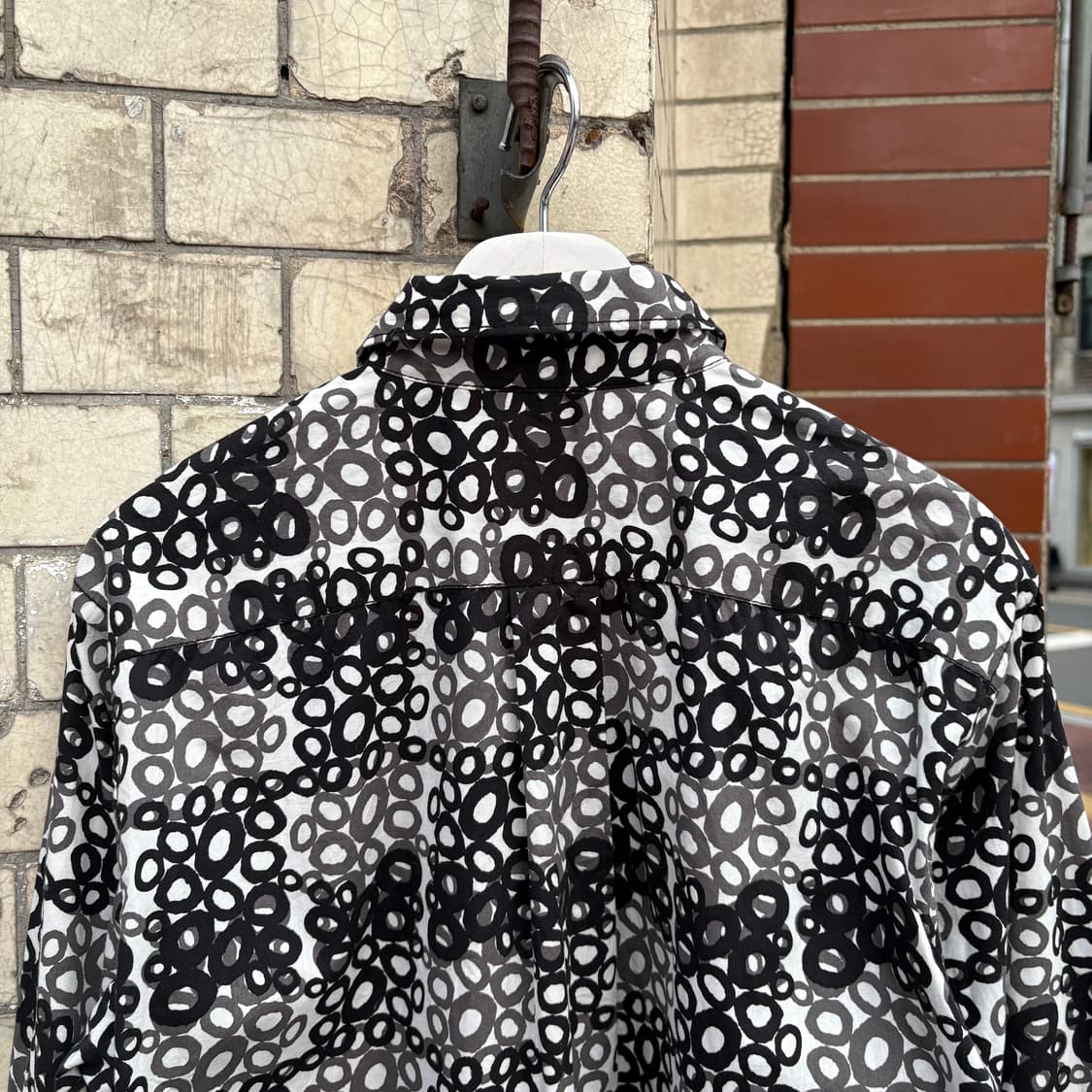 꼼데가르송 블랙 추상적 프린팅 긴팔셔츠 상품이미지7