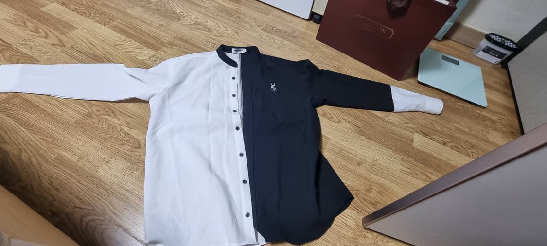 입생로랑 셔츠 팔아요 상품이미지1