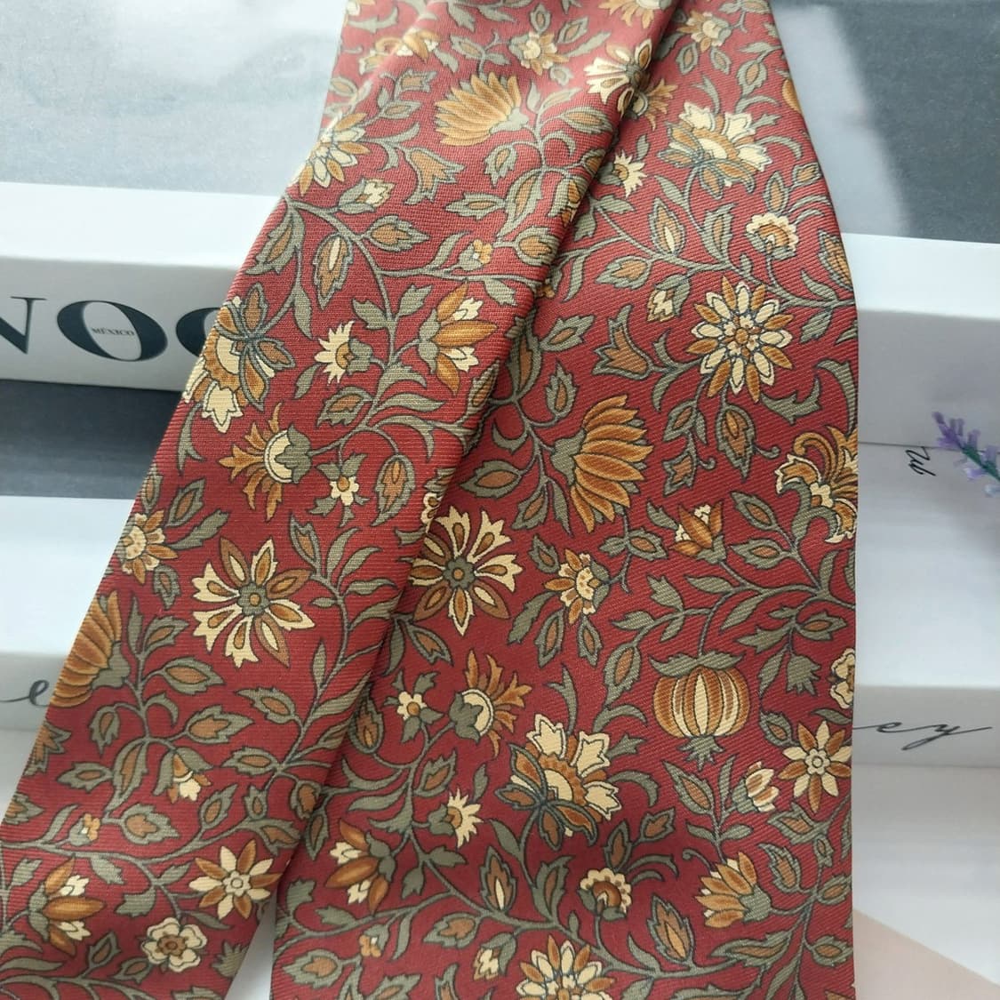 리버티 실크 브라운 플라워 패턴 넥타이 9.9cm 새상품 K1277
 상품이미지3