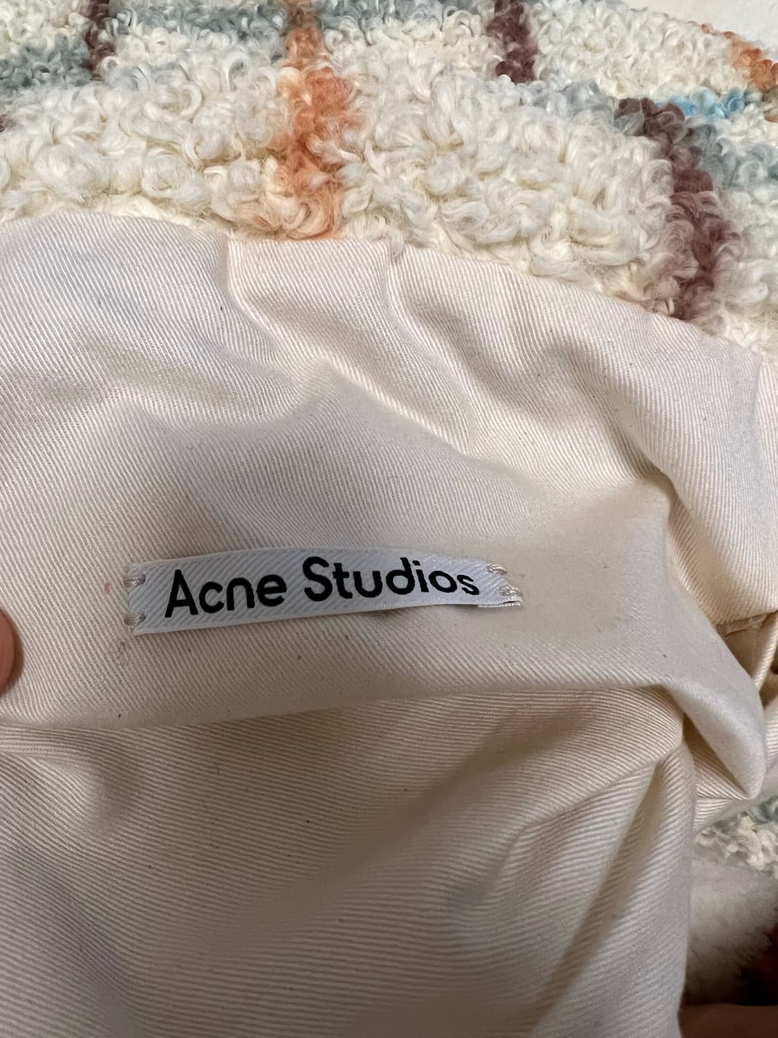 아크네스튜디오 뽀글이 크로스백 상품이미지3