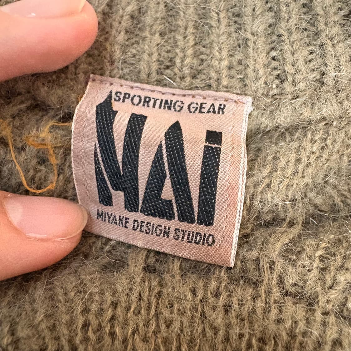 이세이미야케 빈티지 하이 스포팅 기어 니트 상품이미지4