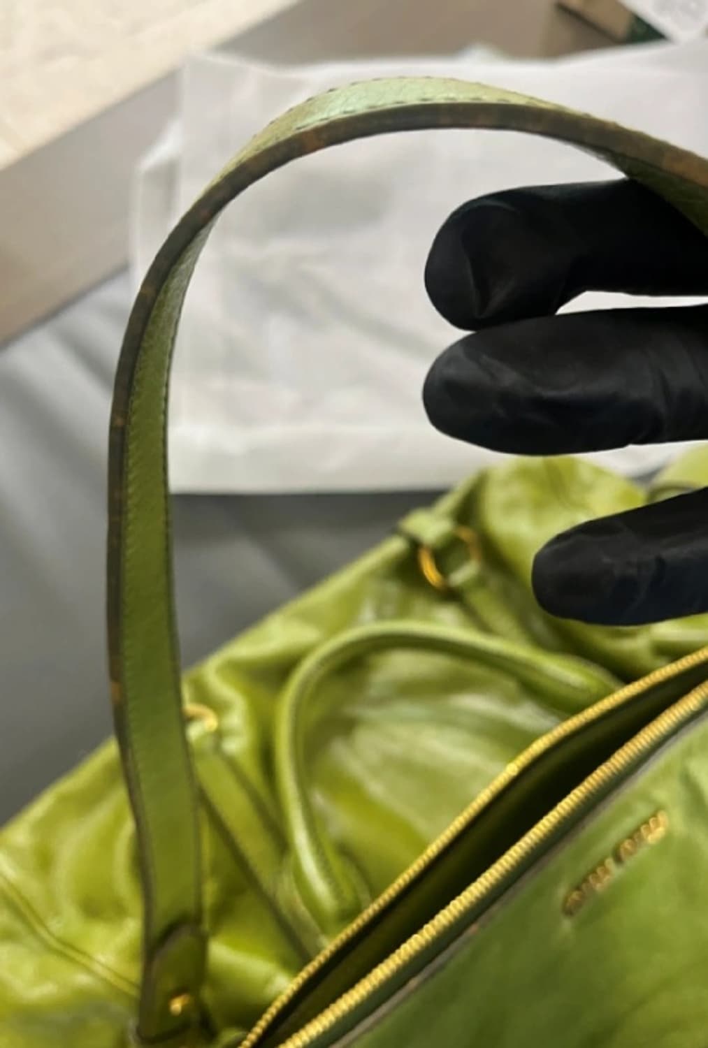 **예약중** 미우미우 비텔로 럭스 토트백 올리브 그린 상품이미지4